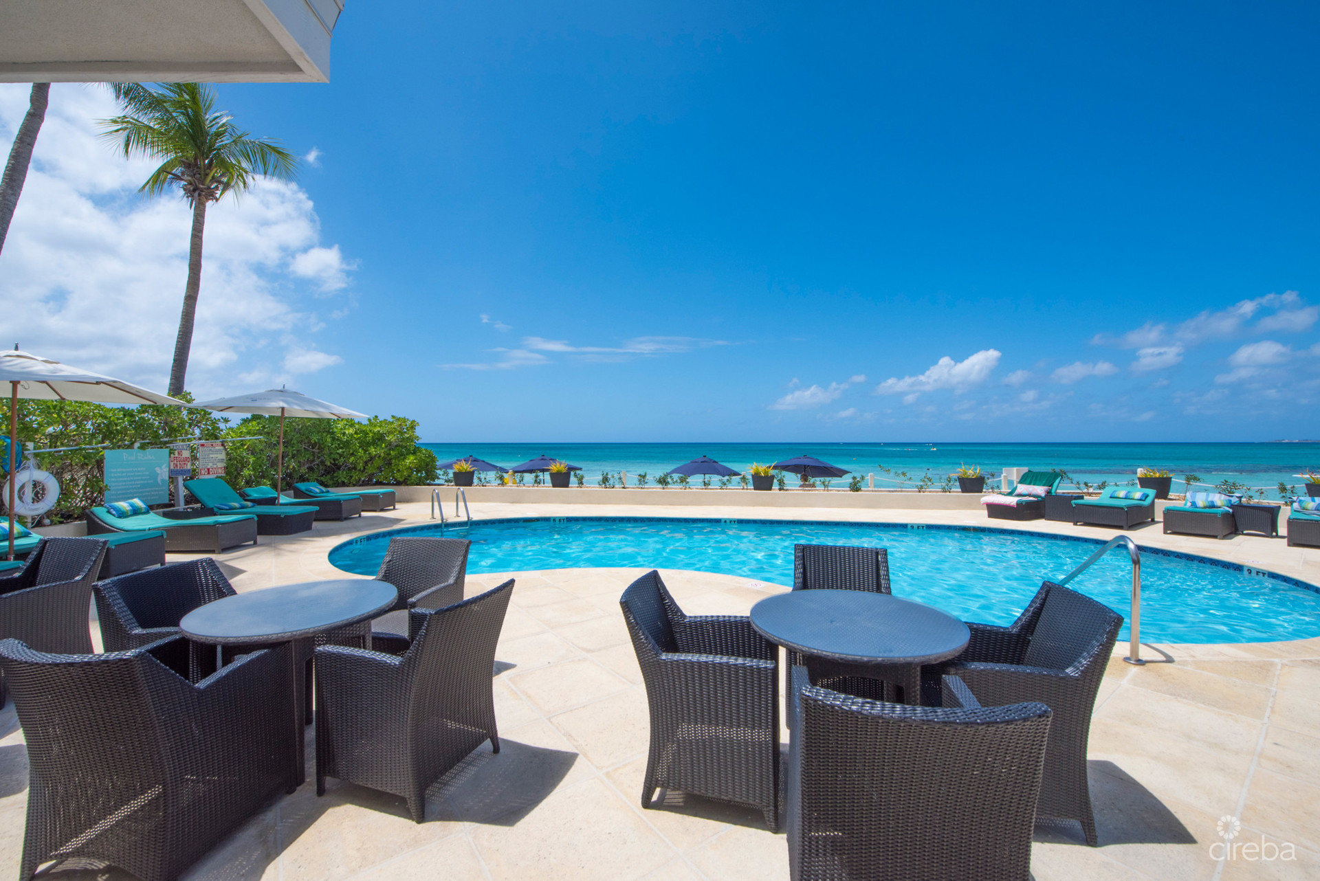 BEACH CLUB